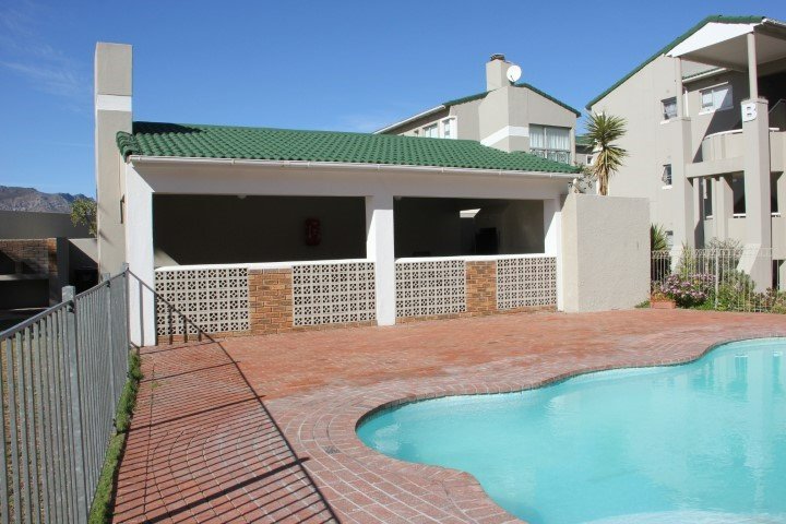 2 Bedroom Property for Sale in Greenways Golf Estate Western Cape
